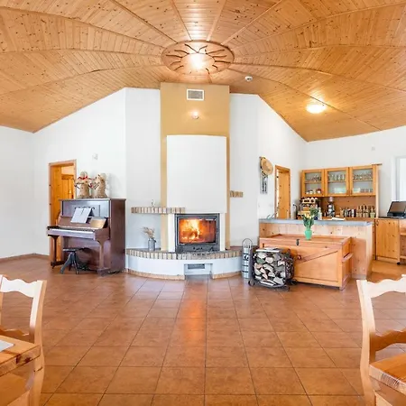 Farma Slunecny Dvur Apartmany A Family Stany Strecha Pod Strechou Hermanuv Mestec Exterior photo