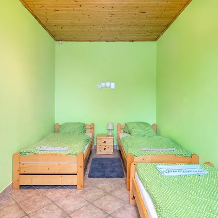 Farma Slunecny Dvur Apartmany A Family Stany Strecha Pod Strechou Hermanuv Mestec Exterior photo