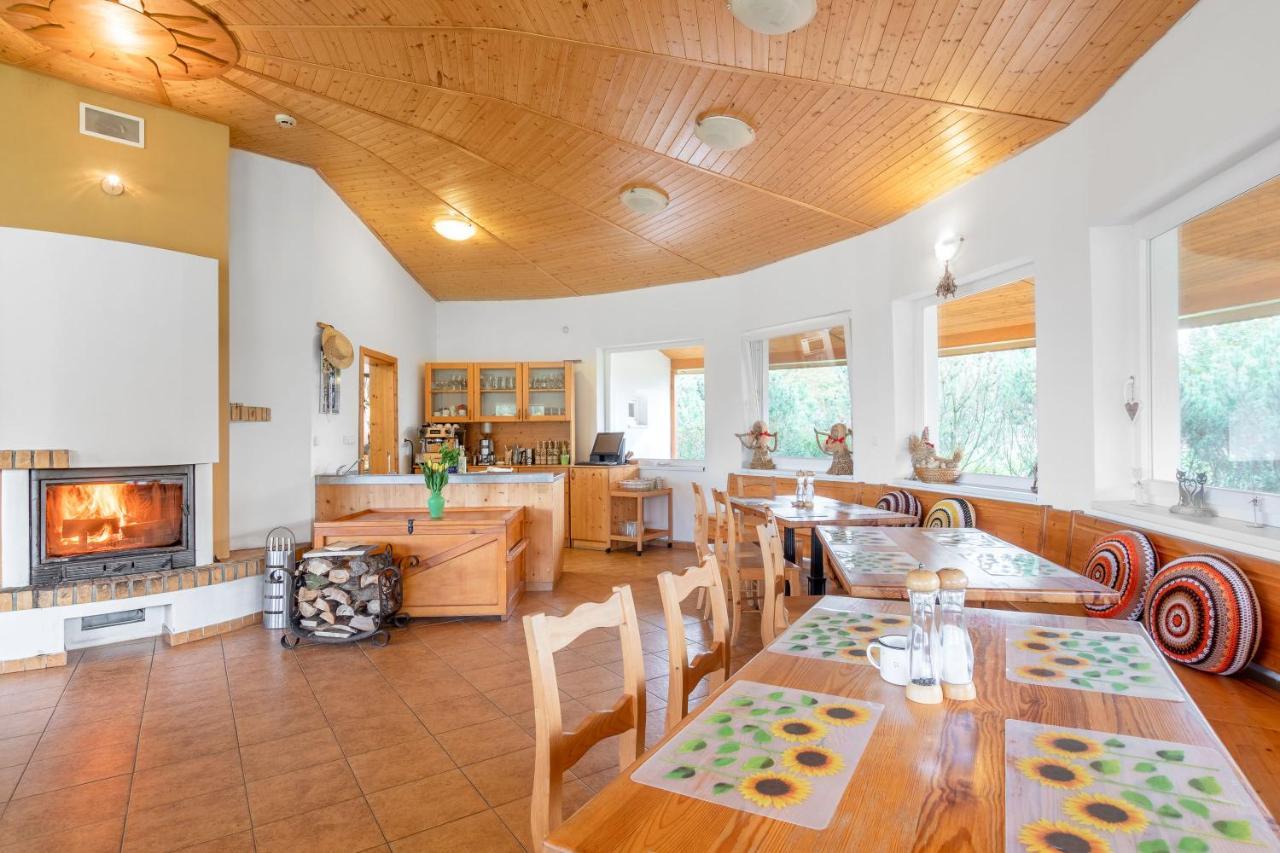 Farm stay Farma Slunecny Dvur A Family Stany Strecha Pod Strechou Hermanuv Mestec