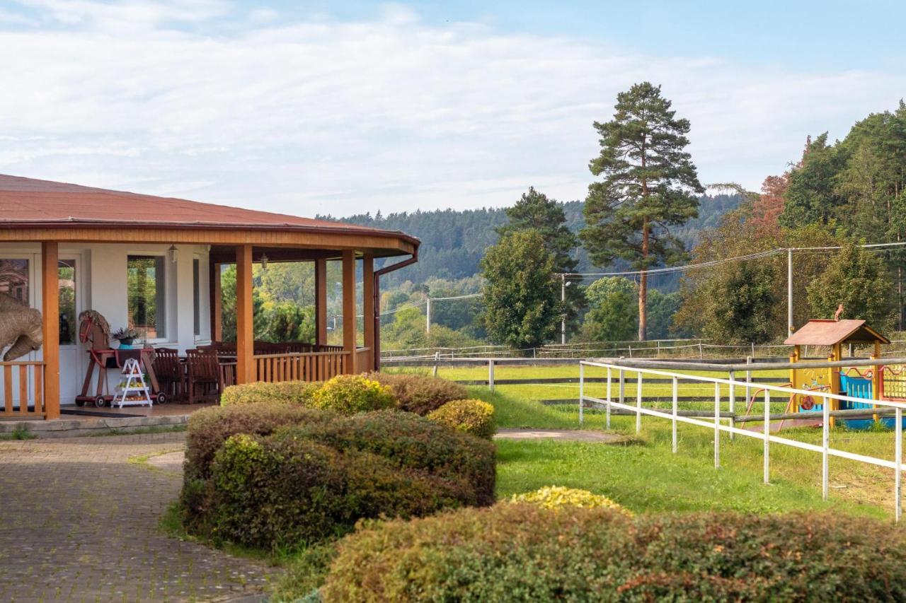 Farma Slunecny Dvur A Family Stany Strecha Pod Strechou Farm stay *