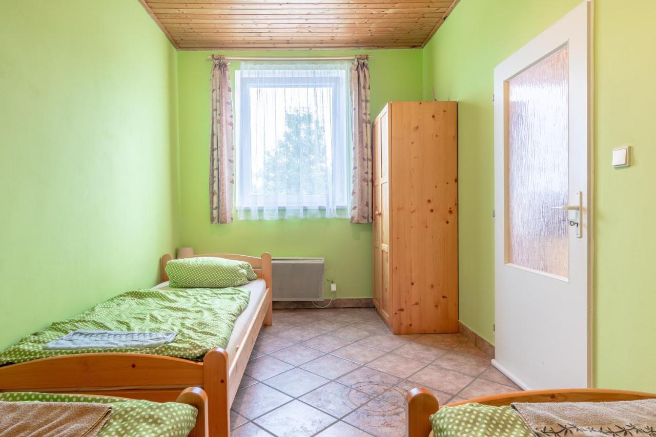 Farma Slunecny Dvur A Family Stany Strecha Pod Strechou * Hermanuv Mestec